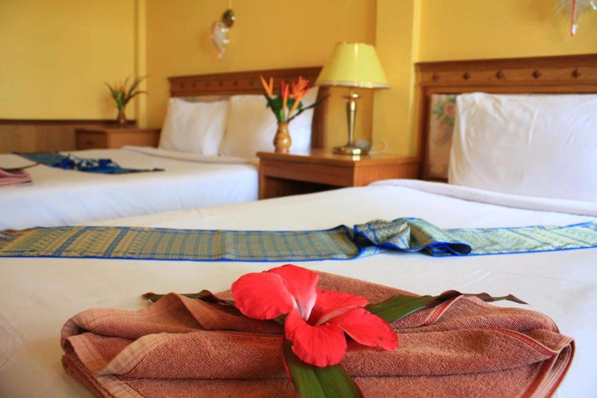 Dream Team Beach Resort Ко-Ланта Экстерьер фото